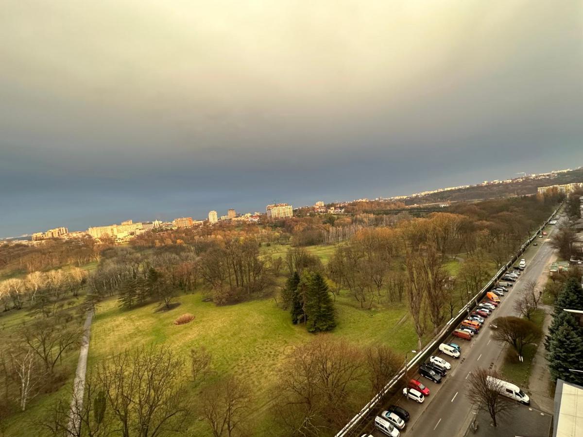 Fantastic View On Chisinau Center - Super Fast Wifi - Two Botanical Gardens - 2Br Apartment Exterior photo